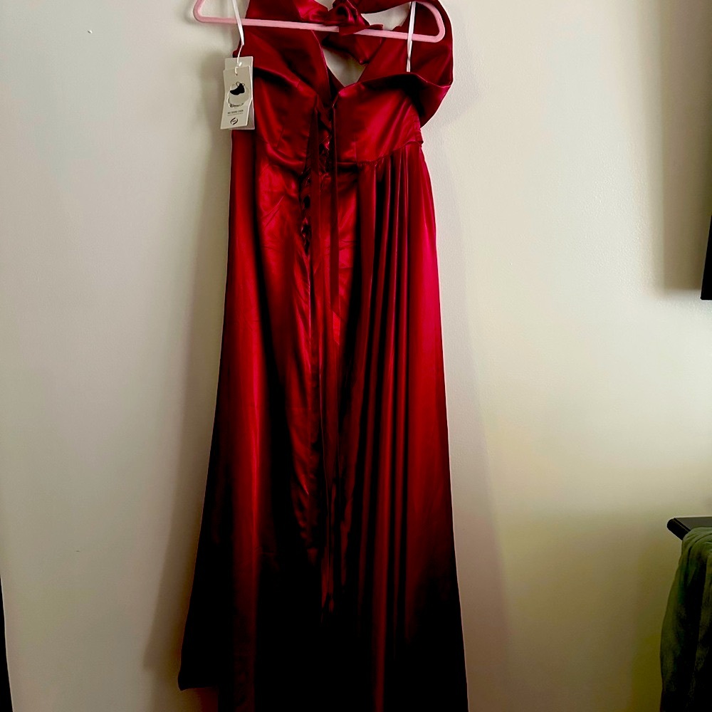 Elegant Red Prom Gown - Picture 4 of 5